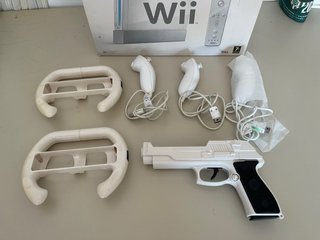 Pacchetto completo Wii: Console, giochi e accessori