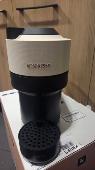 Cafetera Nespresso Vertuo Pop Negra