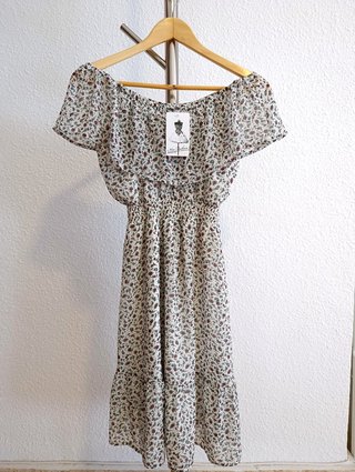 Vestido nuevo sin estrenar y con etiqueta. Sin man