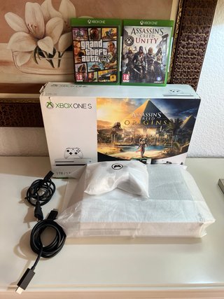 Xbox One S 1TB + Mando + 2 Juegos