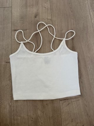 Camiseta blanca de tirantes