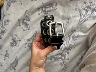 Pack 2 cinturones: negro y estampado serpiente