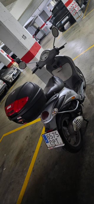 Piaggio Liberty 125 gris/plata