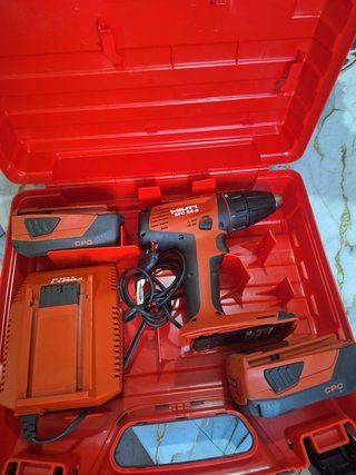 Taladro Hilti SFC 22-A con cargador y 2baterías