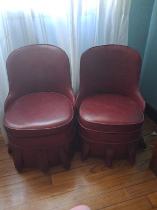 Par de sillones vintage de piel rojos