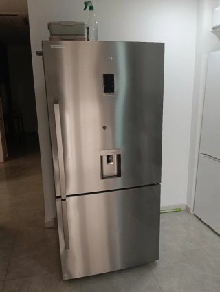 Nevera americana Beko con dispensador