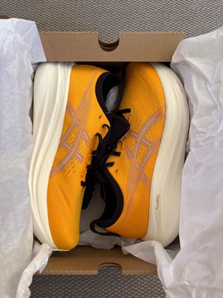 ASICS Gel Nimbus 27 Talla 44 EUR / 9 UK Amarillas