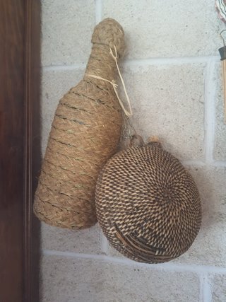 Cantimploras antiguas de decoración