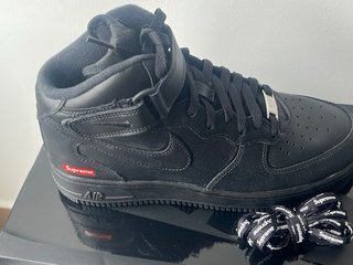 Nike Air Force 1 Mid x Supreme Negras