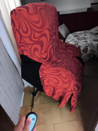 Sillón Eléctrico Negro y Rojo