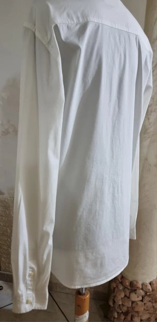 Camicia bianca senza collo (collarless shirt)
