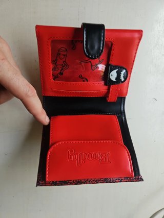Cartera Emily Strange Negra y Roja