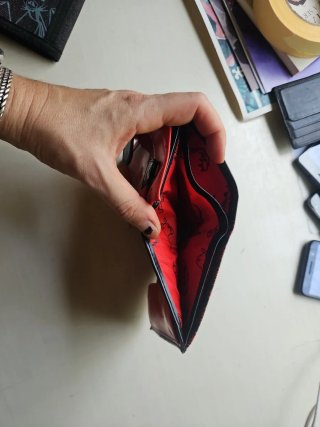 Cartera Emily Strange Negra y Roja