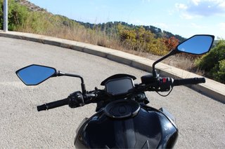 Kawasaki Z900 A2 LIMITADA 2024 | Givi + puños |