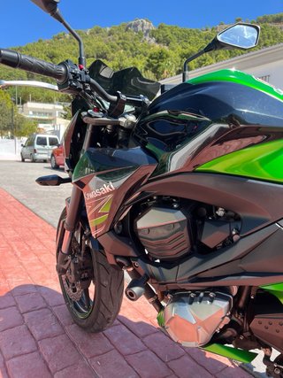 Kawasaki Z800 Naked Negra/Verde