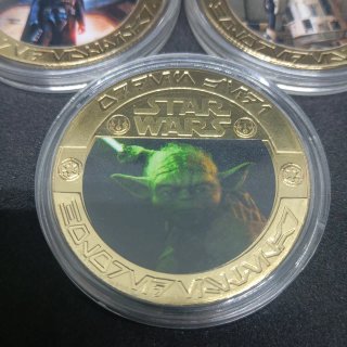 5 MONEDAS CONMEMORATIVAS STAR WARS BAÑADAS EN ORO