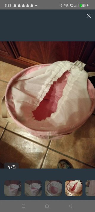 Cesto rosa para muñecas o ropa