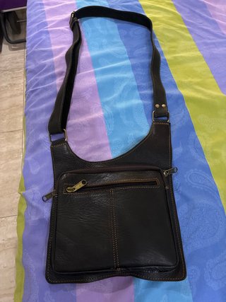 Bolso de piel marrón