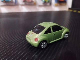 Maisto VW New Beetle Verde Metal