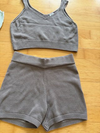 Lote 2 conjuntos top + pantalón corto