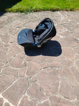 Maxi-Cosi Silver Cross con base usado solo una vez