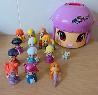 Cabeza PinyPon con 12 Muñecas