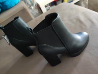 Botines de tacón negros