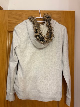 Chaqueta Pimkie gris talla S con capucha