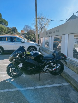 Suzuki Hayabusa Negra