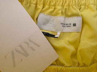 Top Zara amarillo volantes