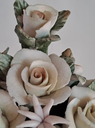 Capodimonte Composizione Floreale Porcellana