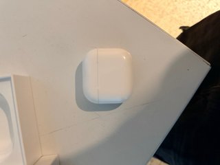AirPods 4 con cancelación de ruido