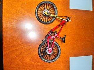 Bici MTB Colección Miniatura Roja