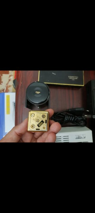 Lotto radio, accendini e microfoni vintage