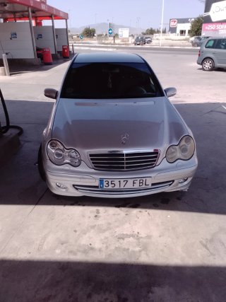Mercedes-Benz Clase C 2006