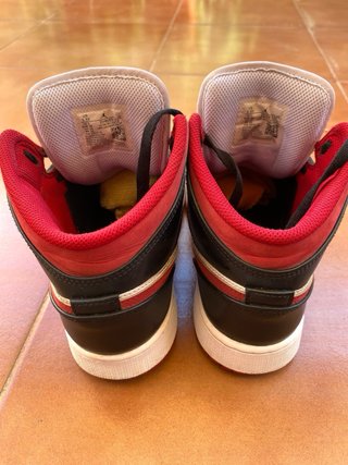 Air Jordan 1 Mid Chicago Black Toe EUR 38 (US 5.5Y