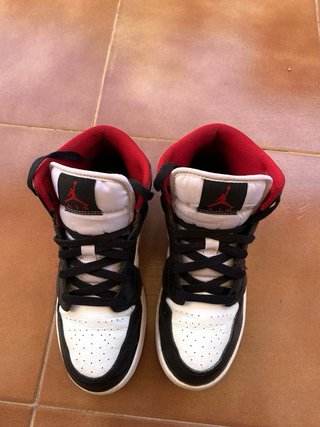 Air Jordan 1 Mid Chicago Black Toe EUR 38 (US 5.5Y