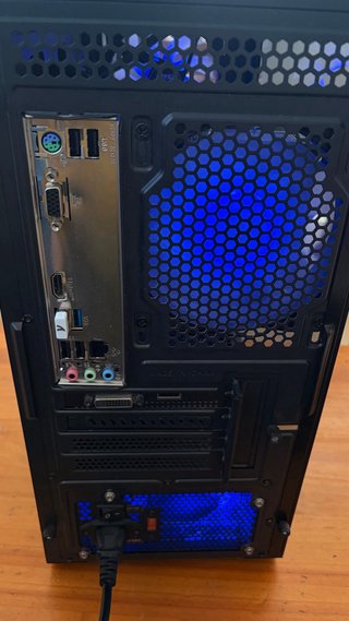 PC Gaming MSI con luces RGB
