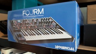 Sequential Fourm Sintetizador Analógico