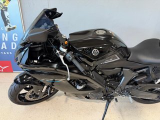 Yamaha R7 Negra