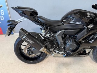 Yamaha R7 Negra