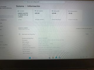 Dynabook Core i3 8GB RAM