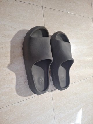 Chanclas Adidas grises
