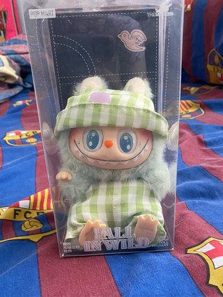 Labubu Fall in Wild Peluche