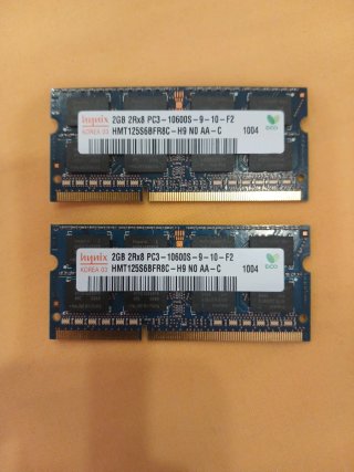 2x Hynix 2GB DDR3 PC3-10600S RAM