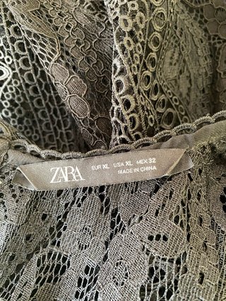 Top Zara encaje negro Talla XL
