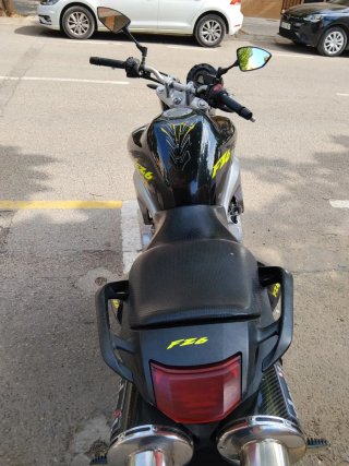 Yamaha FZ6-N Negra