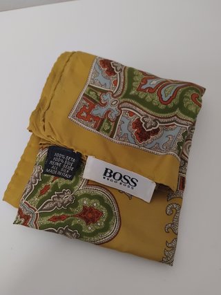 Pañuelo de seda Hugo Boss