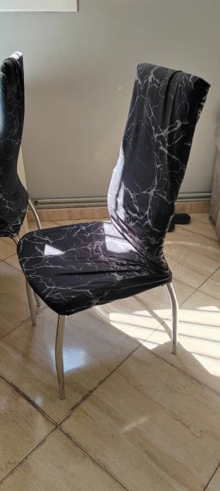 Mesa y 4 sillas comedor  50€ SOLO HOY!!!! ME URGE!