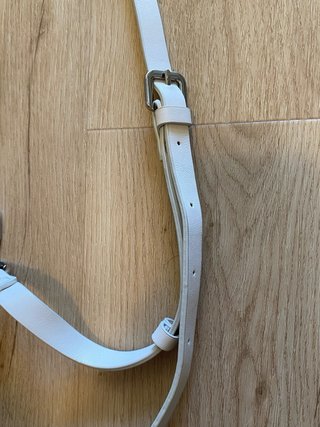 Bolso Parfois blanco acolchado cadena